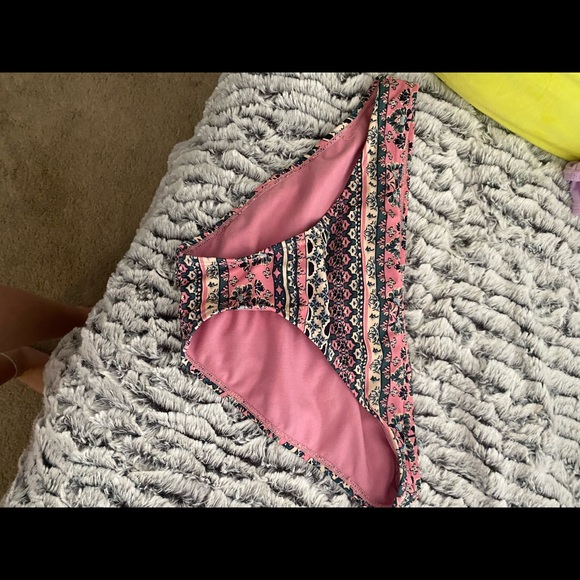 2 pairs of printed bottoms never worn - Picture 3 of 4